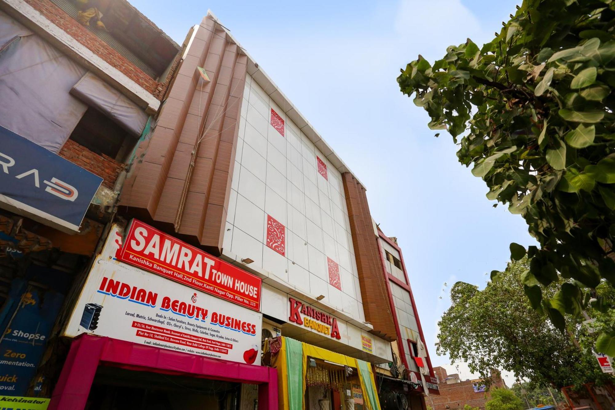 Hotel O Samrat 3*