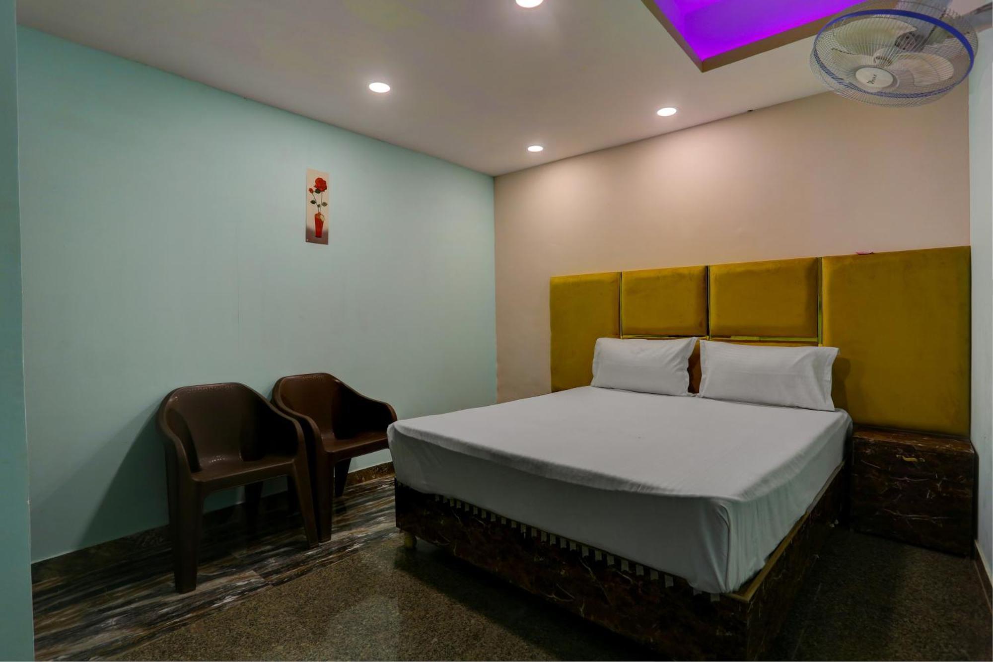 Hotel O Samrat 3*
